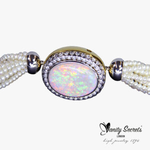 Vanity Secrets London Collier Queensland Opal freshwater Pearls